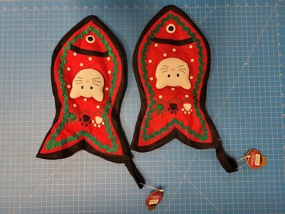 Linens n Things 14" Pet Stocking Cat Face Holiday Christmas Decoration Decor